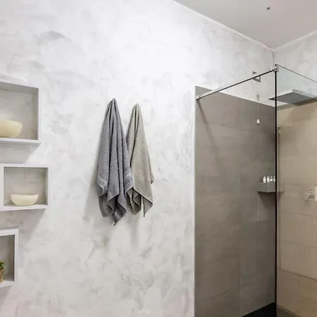Luxury Santa Giulia Apartman Milánó