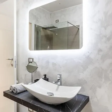 Luxury Santa Giulia Apartman Milánó